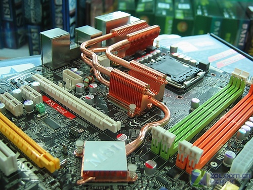 赤膊上阵白刃战 8月五大主板降价事件_硬件