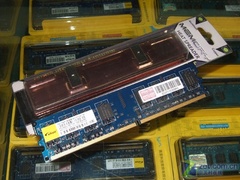 �����ɢ��Ƭ����1GB/800�ڴ��ۼ�295Ԫ