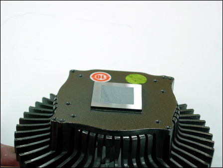 显卡也需要“创新散热”——酷冷至尊冷极光