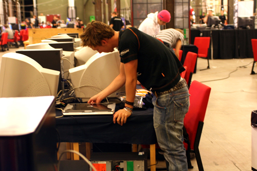 世界顶级 瑞典CS大赛职业选手用什么?_硬件