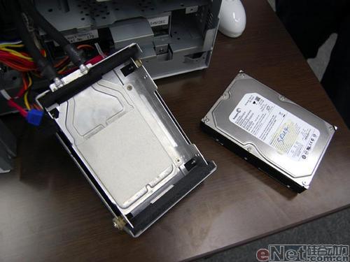 真正的水冷电脑 NEC新款Valustar W_硬件