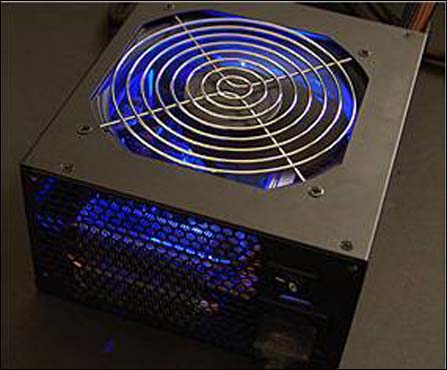 �����ĳ�Ƶר�ң�Zalman600W������Դ