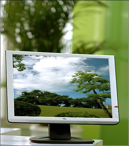 ȫ���׷�!TCL�Ƴ�22�����Һ����ʾ��