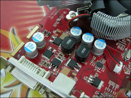 ��ԽGDDR4��˫��799Ԫ1.0ns����2600XT����Ⱥ�ۣ�