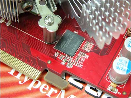 ��ԽGDDR4��˫��799Ԫ1.0ns����2600XT����Ⱥ�ۣ�