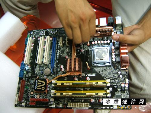 不可思议 合肥有人花20万元装7台顶级PC