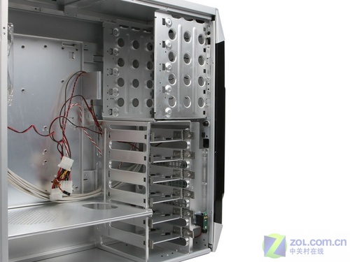 源自B-2隐形战机 先马幻影战机机箱评测_硬件