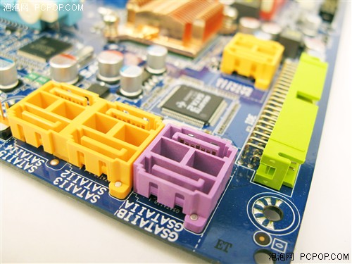 Intel�Ծ�AMD�°������ڴ�ʮ������