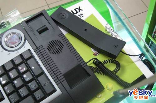 键盘也玩电话功能?多彩E话王键盘199元_硬件