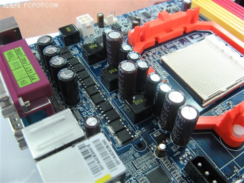 SLI+IEEE1394���θ߶�NF570ֻ��888