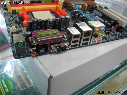 SLI+IEEE1394���θ߶�NF570ֻ��888