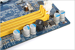 ����NV��ɫ3D��������G73U�������