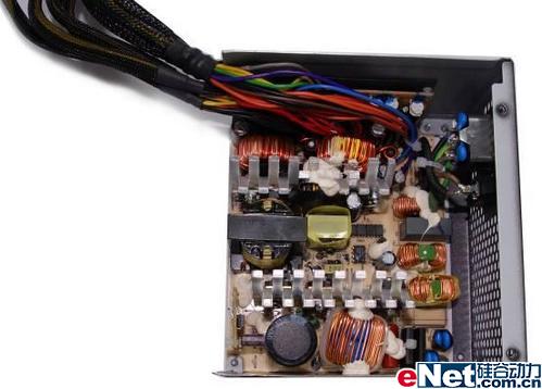 富士康一统江湖电源更名内幕曝光_硬件