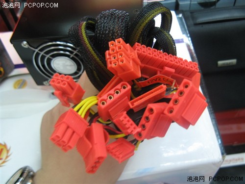 服务器电源线怎么选 1b838976e3e7e91ca565eee74dbbc11c.jpg