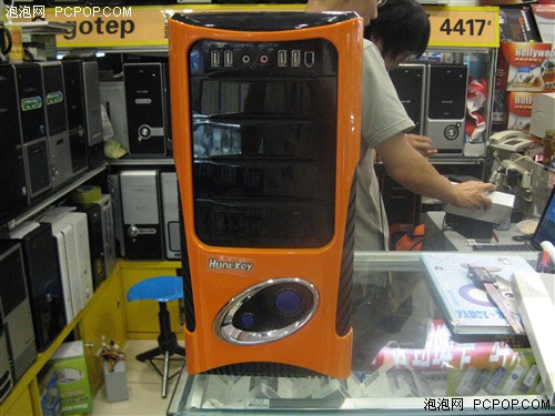 橙色风暴 航嘉哈雷机箱尽显时尚个性_硬件