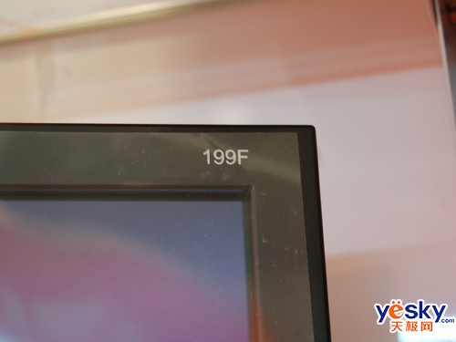 AOC199F19������Һ����ʾ���ּ���1880