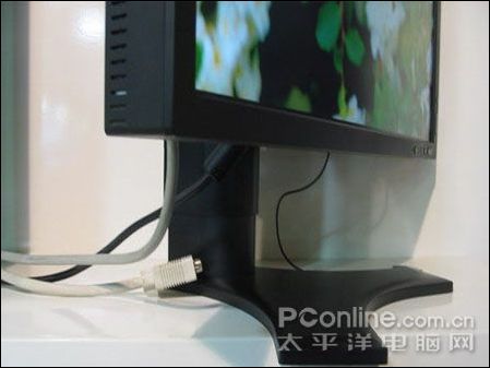 NEC2190UXp重弹出击送NIKE真品足球_硬件