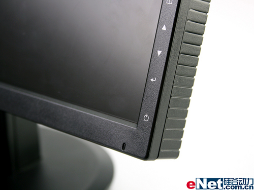 ������5000:1����LG194WT�Ա�����