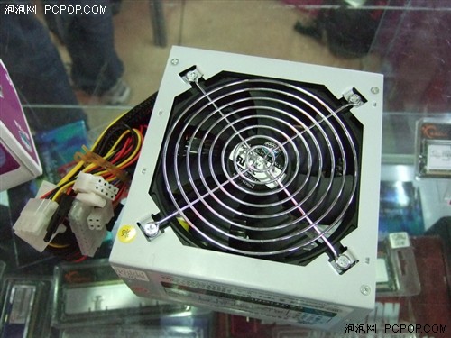 ���۲���200Ԫ����350W��Դ�Լ۱ȸ�
