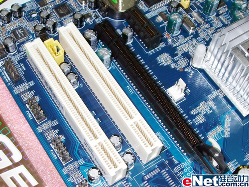 Intel���ϳɷ簺��7025�������̻�