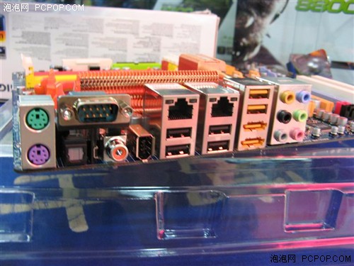 ���ң�AMD��ǿоƬ����RD790��������