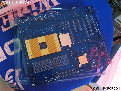 ���ң�AMD��ǿоƬ����RD790��������