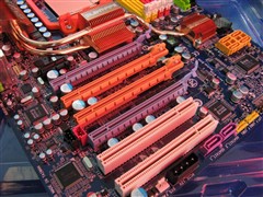 ���ң�AMD��ǿоƬ����RD790��������