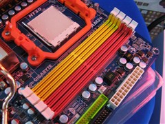 ���ң�AMD��ǿоƬ����RD790��������