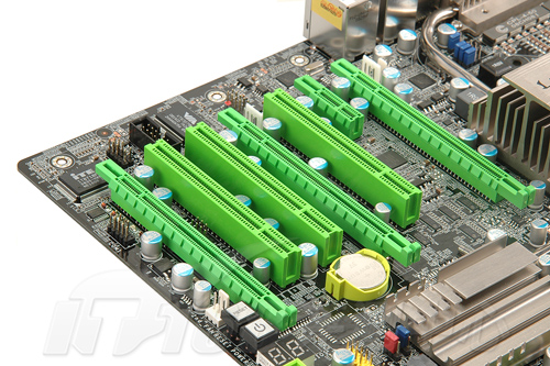 DDR3超频神器现身 DFI最强P45深入剖析