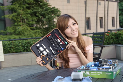 台妹小曼眼镜娘第二弹:86张大图教开核