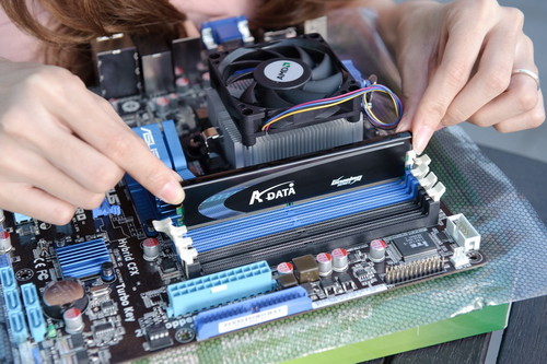 台妹小曼眼镜娘第二弹:86张大图教开核