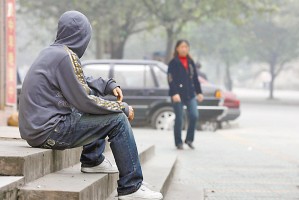 沉迷网络游戏 大学生患上眩晕症_互联网