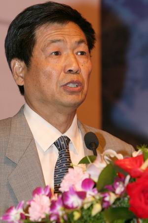 图文:大连理工大学副校长李志义演讲_业界