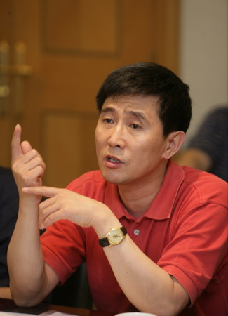 图文:方正集团董事长魏新参与座谈会