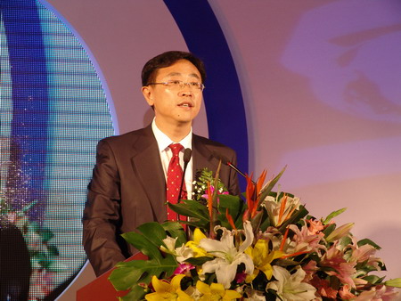 图文:海淀区代区长林抚生宣布开幕