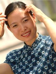 图文:联想提名奥运火炬手王芳_业界