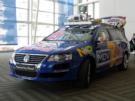 �Ƽ�ʱ��_ͼ�ģ�Ӣ�ض�չʾ�����˼�ʻ����