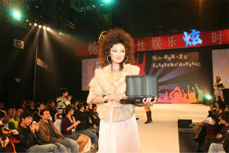 �Ƽ�ʱ��_ͼ�ģ���Ůչʾ����֮ǰ���������