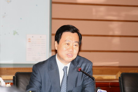 图为大连市市长夏德仁(新浪科技 韩连巍摄)