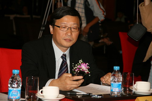 图文:联想控股常务副总裁朱立南