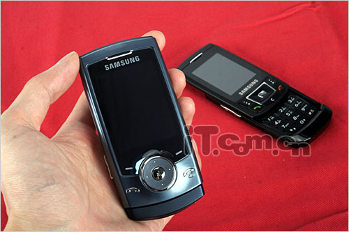 爱我还是他? 三星U600、D900同门激战_手机