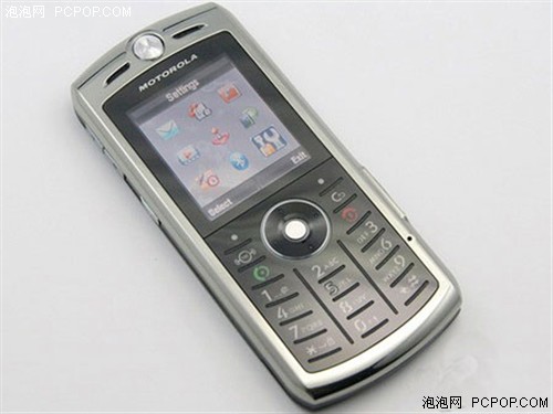 锋锐播客再走低 摩托罗拉L72才1999元_手机