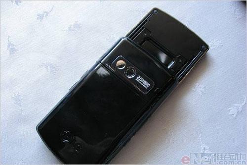 圆滑优美LG纤薄3G滑盖KU580登场