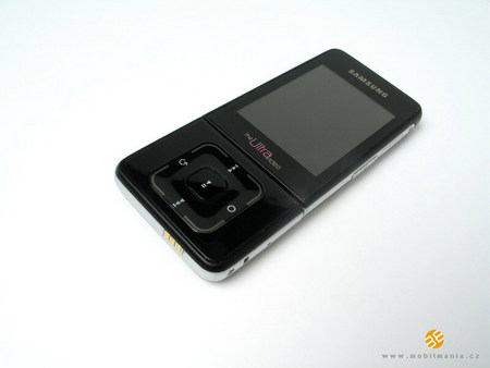 支持DivX硬解码 三星旋转屏F500真机图赏_手机