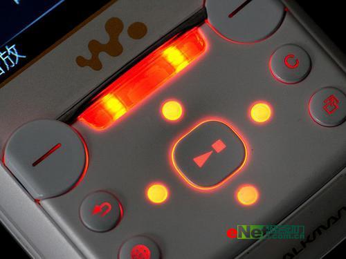 全面心动价 索爱音乐滑盖W830c仅2599_手机