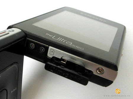 支持DivX硬解码 三星旋转屏F500真机图赏_手机