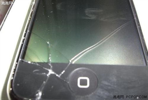 人为摔坏能换?首部摔烂iphone爆光图