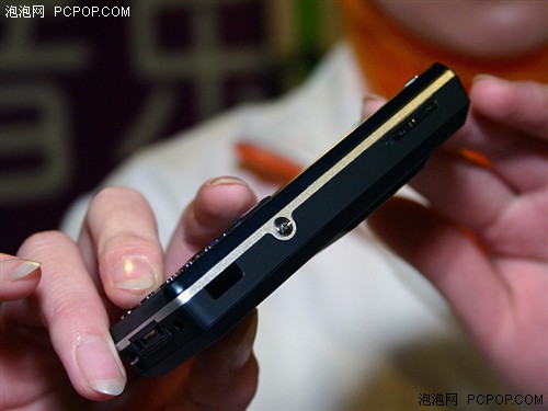 行货低价上市 索爱K818c保持中端风采_手机