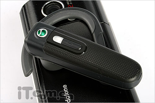 灵巧时尚幻变 索爱PV702蓝牙耳机试玩_手机