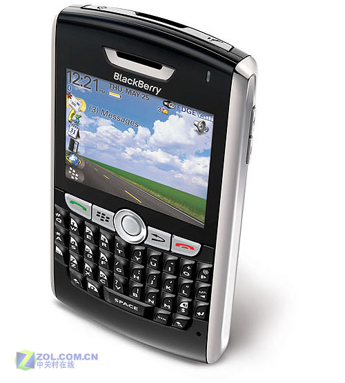 32GB�洢�ռ��ݮ˫ģ���ܻ�8820�ع�